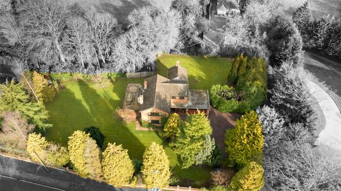 4 Bedroom Detached House For Sale In Old Warwick Road, Lapworth, Solihull, Warwickshire, B94