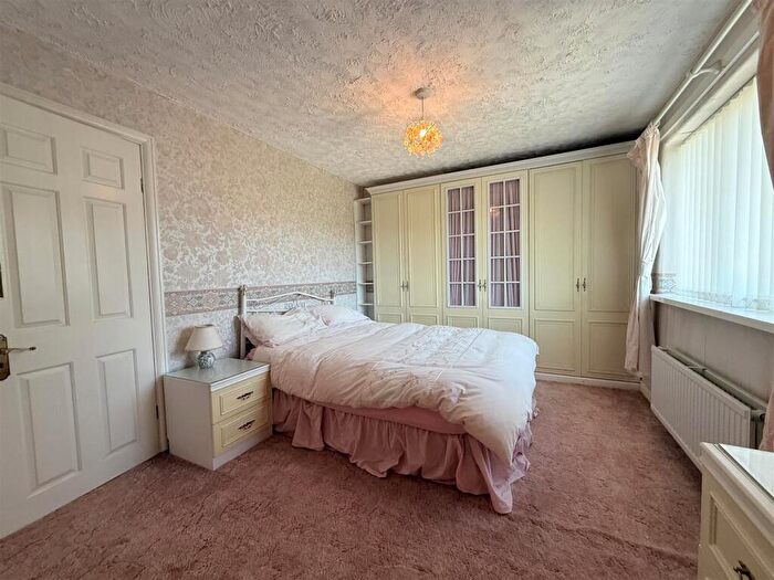 3 Bedroom End Of Terrace House For Sale In Stamford Grove, Stalybridge, SK15