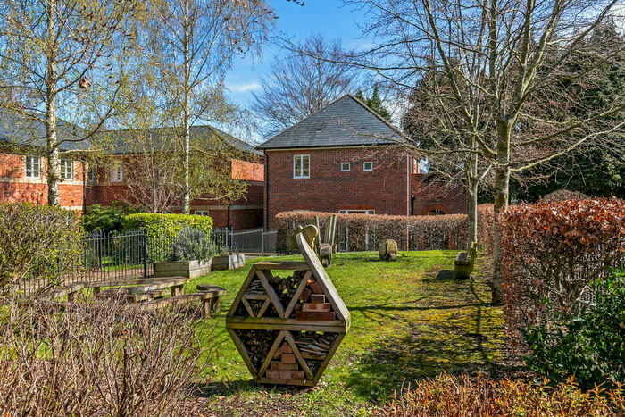 1 Bedroom Ground Flat To Rent In Bath Place, Winchester, SO22