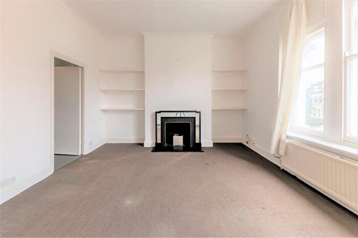 1 Bedroom Flat To Rent In Queens Drive, London, N4