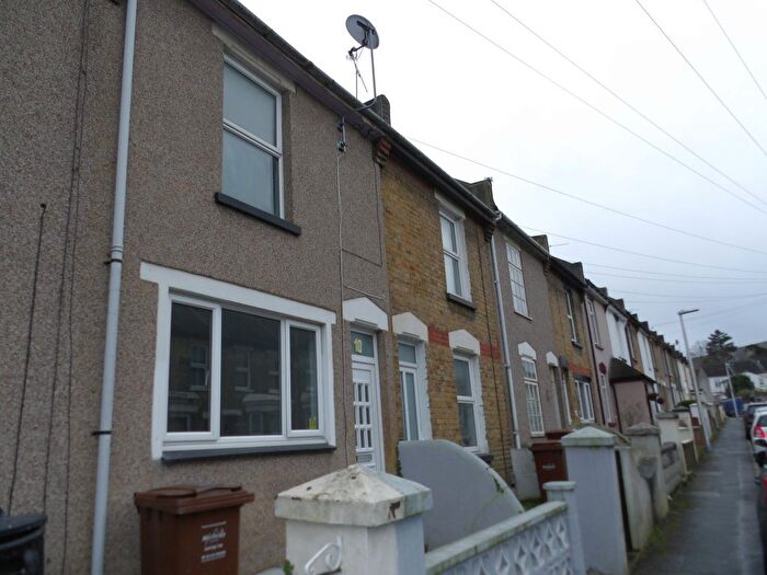 3 Bedroom Terraced House To Rent In Frederick Road, Gillingham, ME7