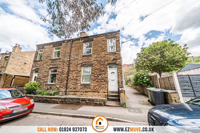 2 Bedroom Semi Detached House For Sale In Broomsdale Road, Soothill, WF17