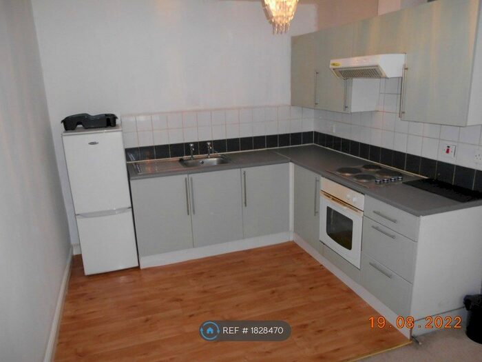 1 Bedroom Flat To Rent In Piccadilly House, Bradford, BD1