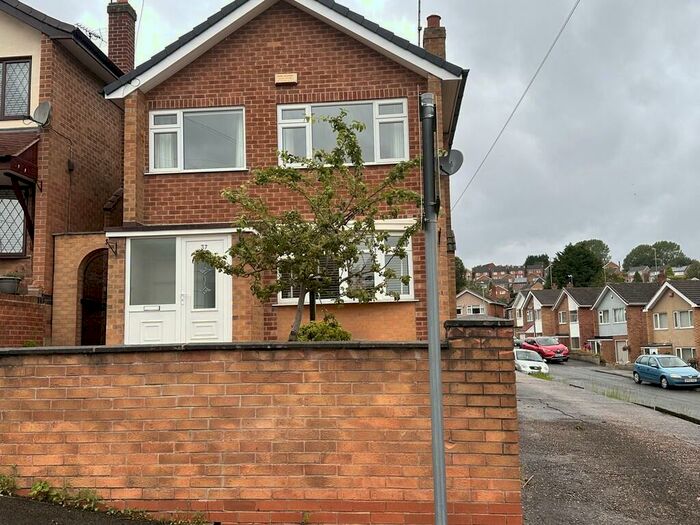 3 Bedroom Detached House To Rent In Freda Avenue, Gedling, Nottingham, NG4