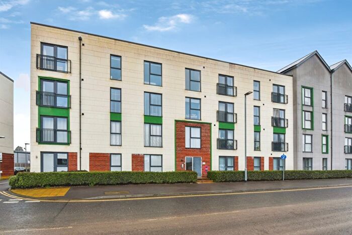 2 Bedroom Flat For Sale In Foundry Lane, Chippenham, SN15