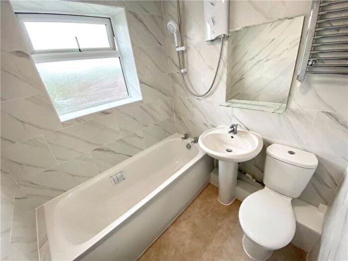 2 Bedroom Property To Rent In Park Farm Drive, Allestree, Derby, DE22