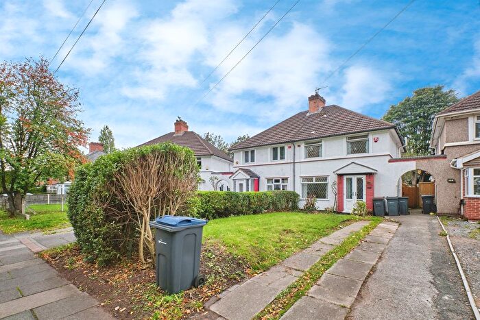 3 Bedroom Semi-detached House For Sale In Court Lane, Birmingham, B23