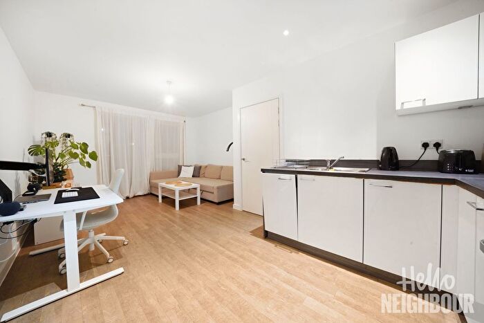 1 Bedroom Flat To Rent In Royal Court, Connersville Way, Croydon, CR0