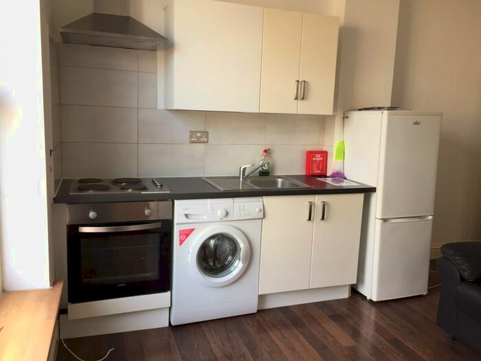 1 Bedroom Flat To Rent In Gipsy Road, West Norwood, SE27