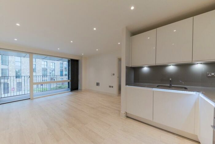 1 Bedroom Flat To Rent In Bodiam Court, Lakeside Drive, Park Royal, NW10