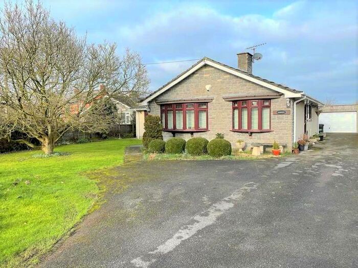 3 Bedroom Detached Bungalow For Sale In Brent Road, East Brent, Highbridge, TA9