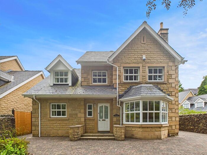 4 Bedroom Detached House For Sale In Lascelles Road, Buxton, SK17