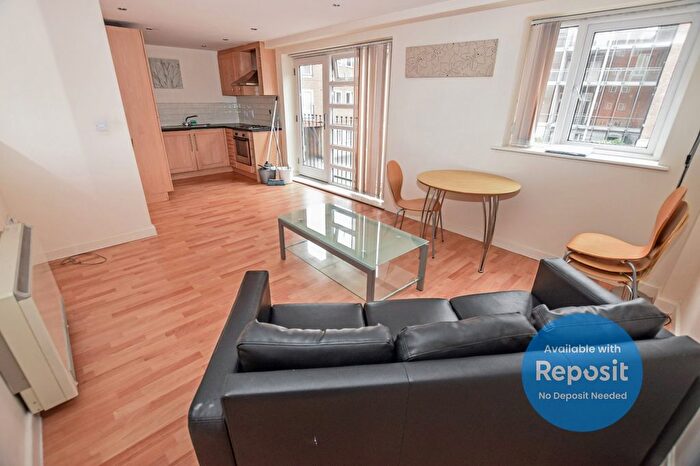 2 Bedroom Flat To Rent In The Royal, Wilton Place, City Centre, Salford, M3