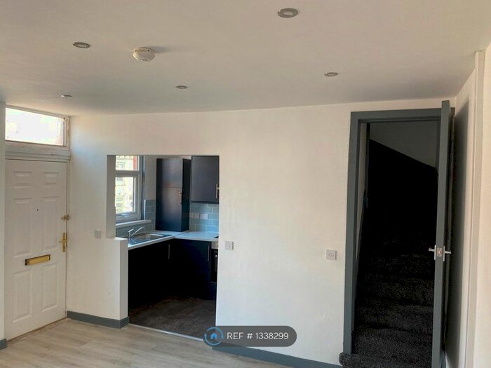 3 Bedroom Terraced House To Rent In Burlington Road, Leeds, LS11