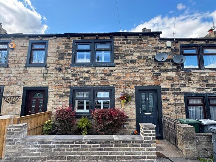 2 Bedroom Cottage For Sale In Moor Lane, Birkenshaw, Bradford, BD11