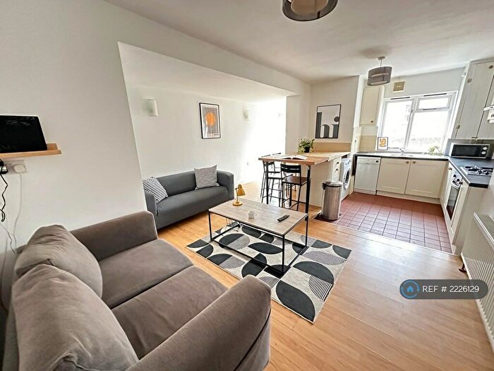 6 Bedroom Terraced House To Rent In Monks Road, Exeter, EX4