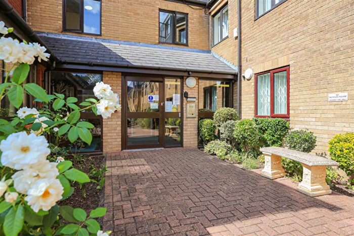 1 Bedroom Apartment For Sale In Arbury Road, Cambridge, CB4
