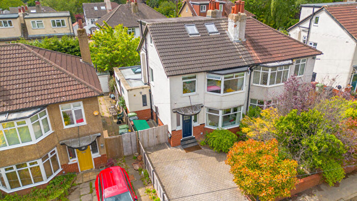 4 Bedroom Semi-Detached House For Sale In Saint Margarets Grove, Leeds, LS8