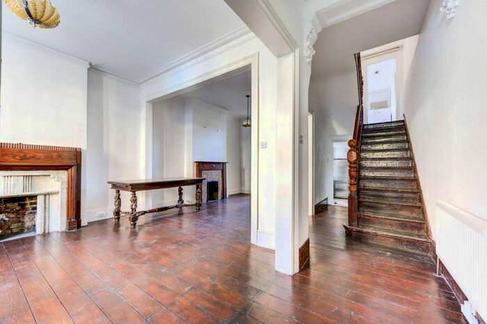 4 Bedroom Property To Rent In Harwood Road, Fulham Broadway, London, SW6