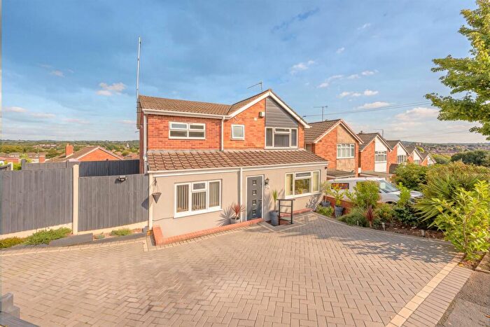 5 Bedroom Detached House For Sale In Balmoral Road, Wordsley, DY8