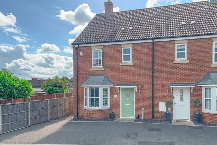 3 Bedroom End Of Terrace House For Sale In Vandyke Road, Leighton Buzzard, LU7