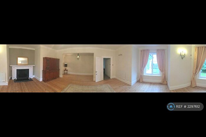 2 Bedroom Flat To Rent In Alderbourne Manor, Gerrards Cross, SL9