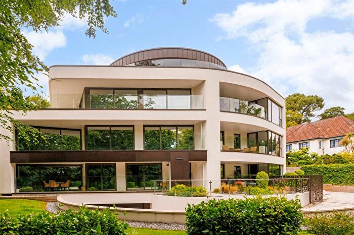 3 Bedroom Flat For Sale In The Avenue, Branksome Park, BH13