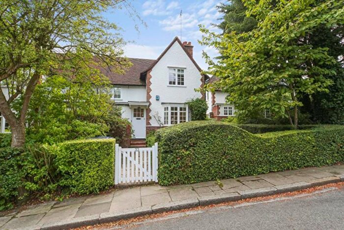 3 Bedroom Flat To Rent In Denman Drive North, Hampstead Garden Suburb, NW11