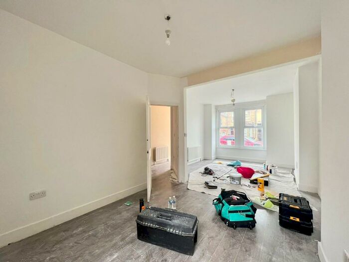 3 Bedroom Terraced House To Rent In Bensham Grove, Thornton Heath, Surrey, CR7