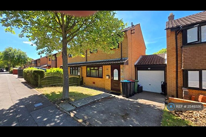 3 Bedroom Semi-Detached House To Rent In The Boundary, Milton Keynes, MK6