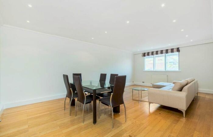 3 Bedroom Flat To Rent In Upper Montagu Street, Marylebone, London, W1H