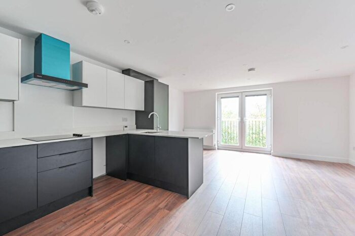 2 Bedroom Flat To Rent In Peckham Rye, Peckham Rye, London, SE15