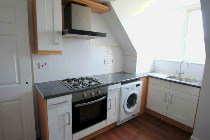 1 Bedroom Flat To Rent In Warwick Road, Pokesdown, Bournemouth, BH7