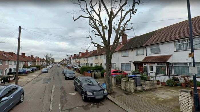 3 Bedroom Semi-Detached House To Rent In Review Road, London, NW2