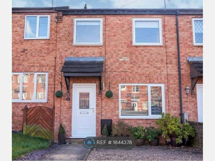 3 Bedroom Terraced House To Rent In Gateways, Wakefield, WF1
