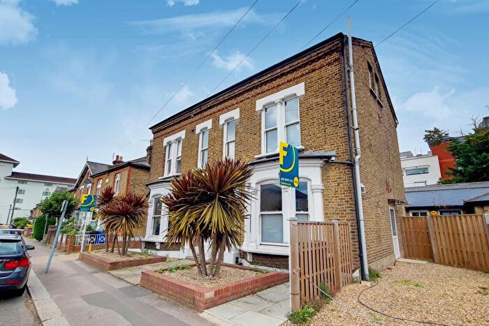 Maisonette To Rent In Hardman Road, Kingston, Kingston Upon Thames, KT2