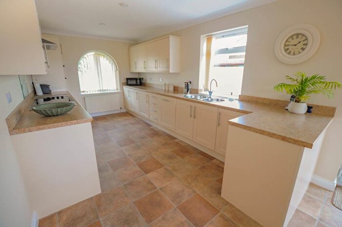 3 Bedroom Bungalow For Sale In Fernway Close, Wimborne, BH21
