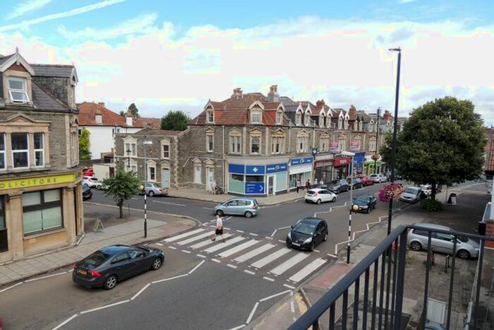 3 Bedroom Flat To Rent In Henleaze Road, Bristol, BS9