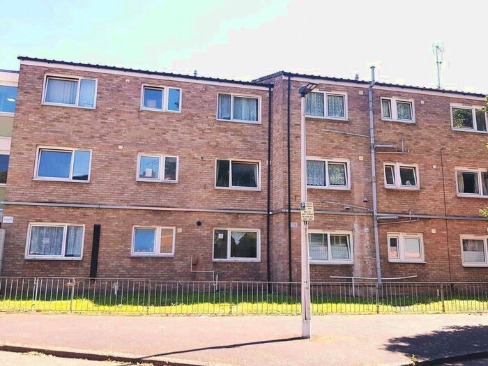 3 Bedroom Flat To Rent In Idmiston Road, Stratford, E15