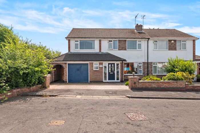 5 Bedroom Semi-Detached House For Sale In Oakridge Road, Royal Leamington Spa, CV32