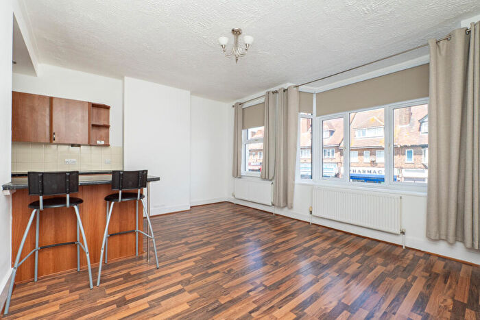 2 Bedroom Maisonette To Rent In Stanley Park Road, Carshalton, Surrey, SM5