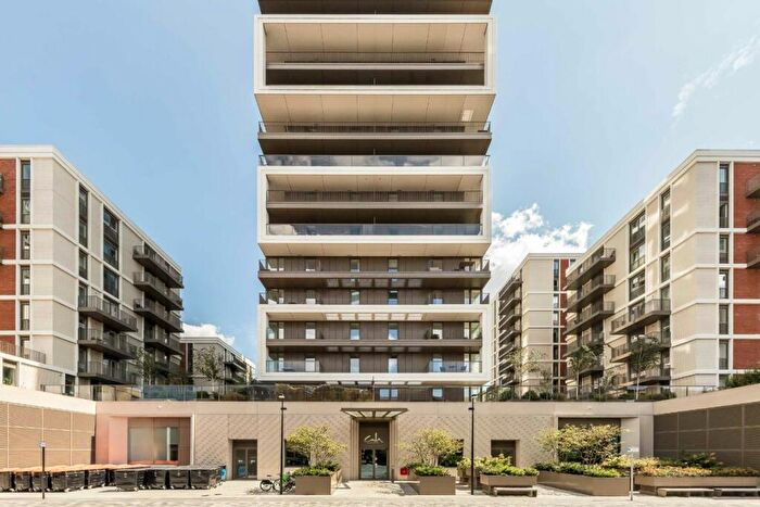 2 Bedroom Flat To Rent In York Place, Battersea, SW11