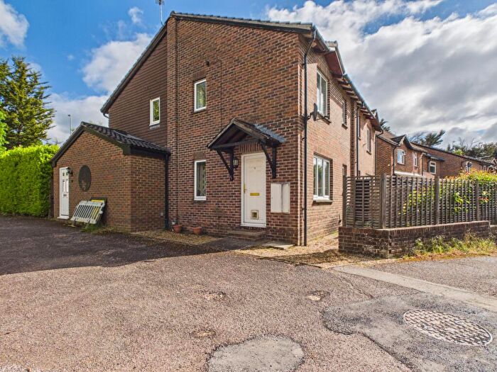 1 Bedroom Terraced House For Sale In Camden Place, Calcot, Reading, RG31