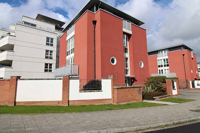 2 Bedroom Maisonette To Rent In Watkin Road, Leicester, LE2