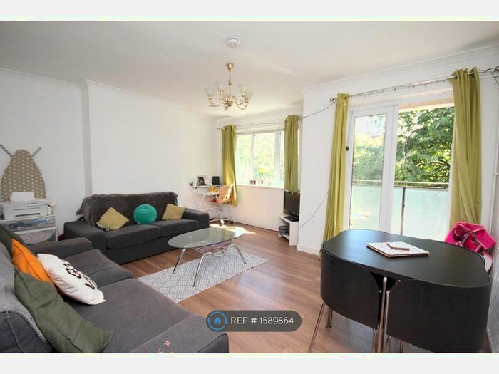 3 Bedroom Maisonette To Rent In Hilborough Court, London, E8
