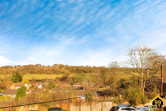 3 Bedroom Semi-Detached House For Sale In Lynton Rd, Chesham, Buckinghamshire, HP5