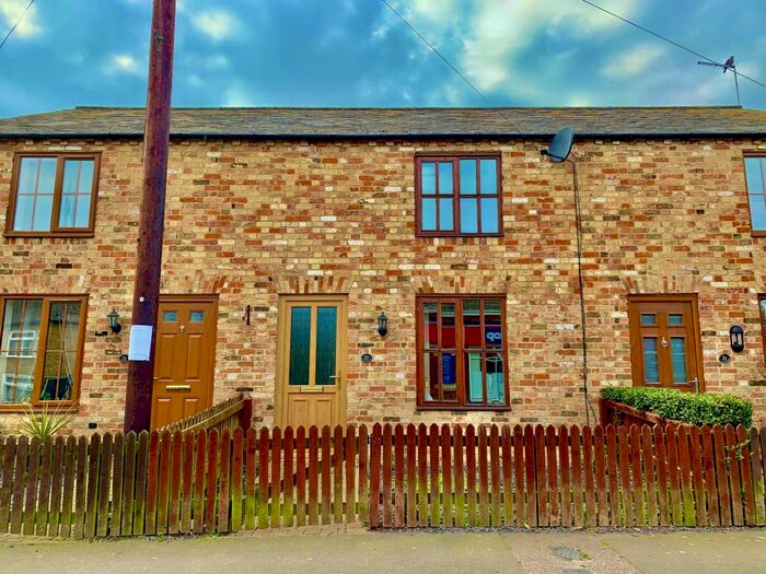 3 Bedroom Terraced House To Rent In Park Road, Manea, March, PE15