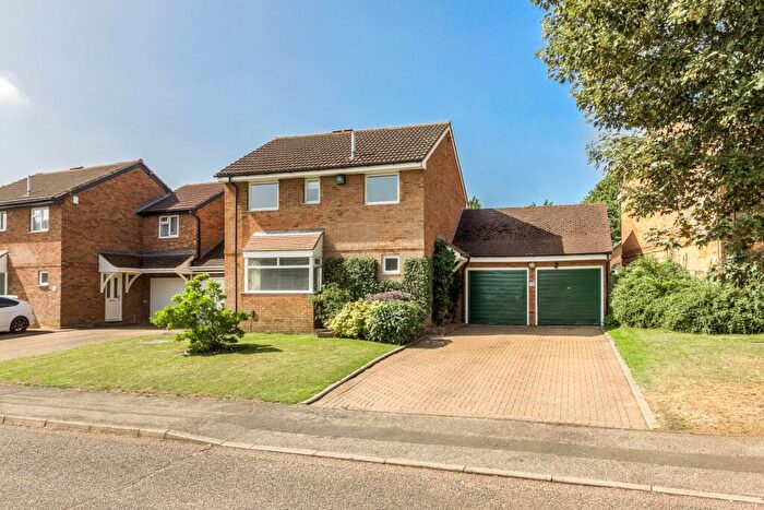 4 Bedroom Detached House For Sale In Shakespeare Close, Newport Pagnell, MK16