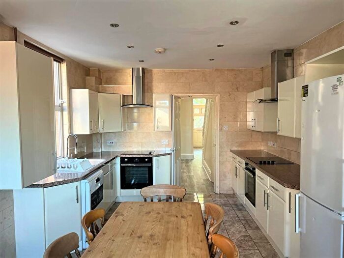 8 Bedroom Terraced House To Rent In Derby Road, Lenton, Nottingham, NG7