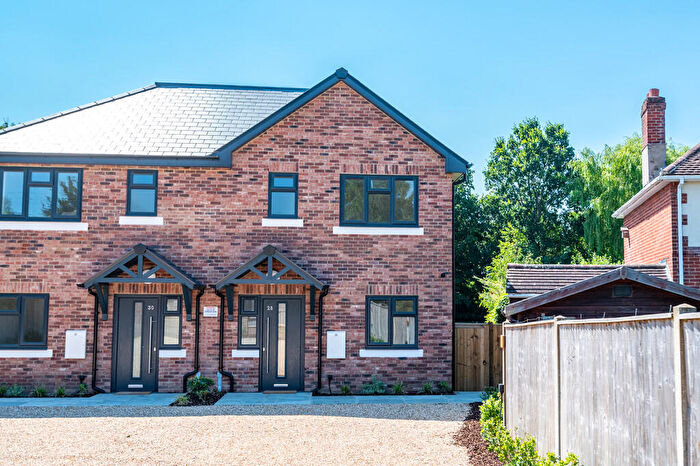 4 Bedroom Semi-Detached House For Sale In Padnell Road, PO8